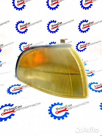 Габарит передний правый Mitsubishi Delica PA3V