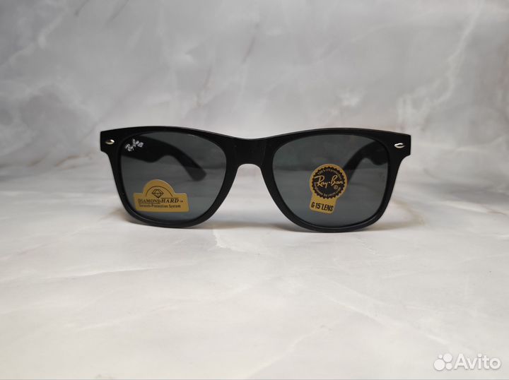 Солнцезащитные очки Ray-Ban