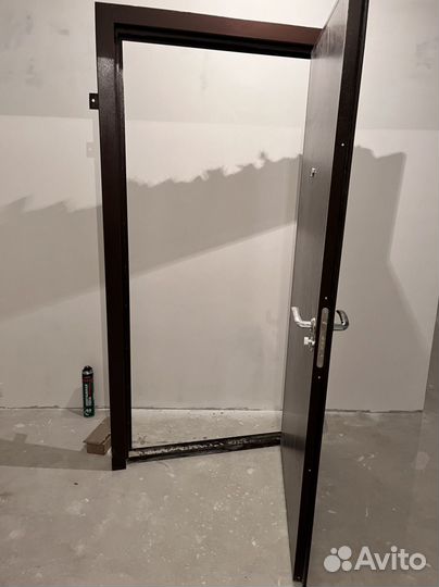 Дверь входная металлическая