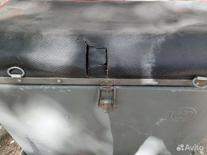 Ящик для зимней рыбалки СССР (на лыжах)