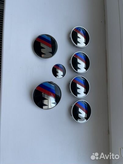 Эмблемы бмв М комплект