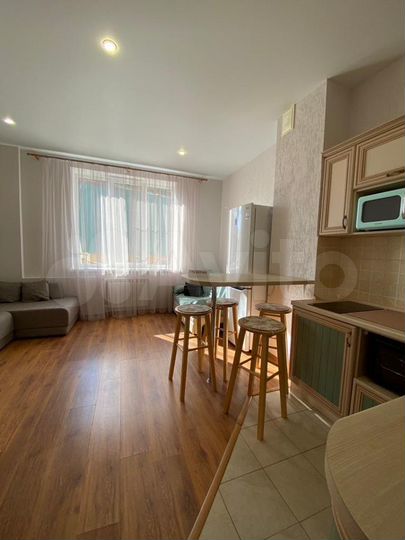 2-к. квартира, 55 м², 1/4 эт.