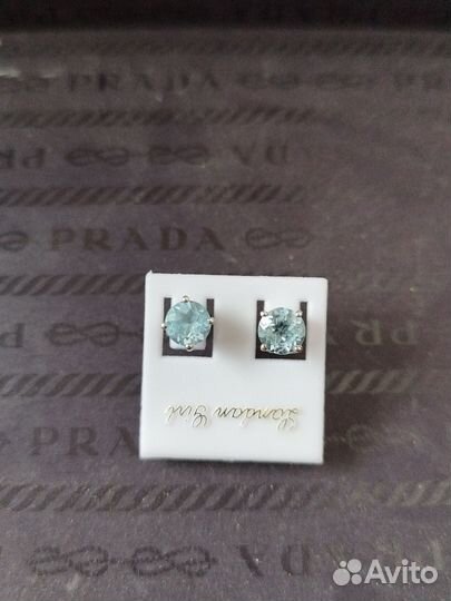 Серебряные серьги-пусеты с топазом