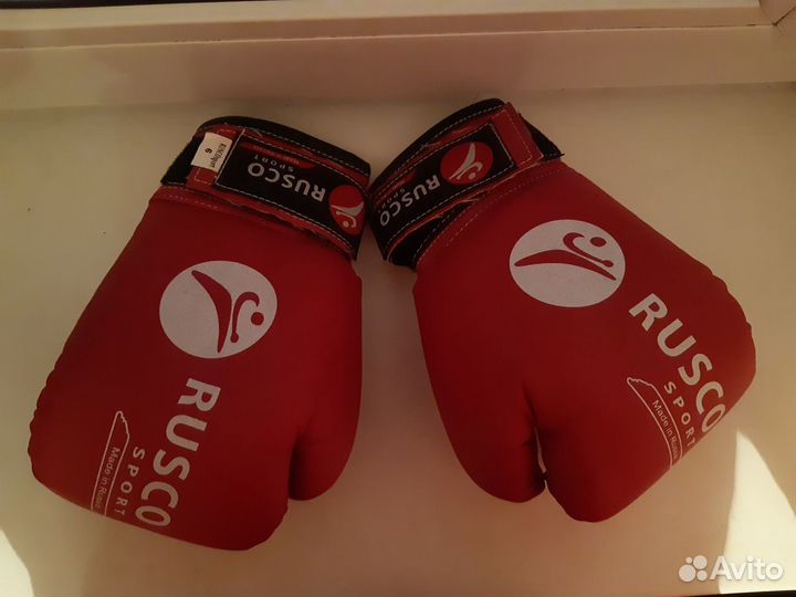 Боксерские перчатки