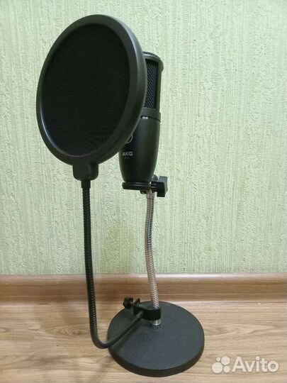 Студийный микрофон AKG p120