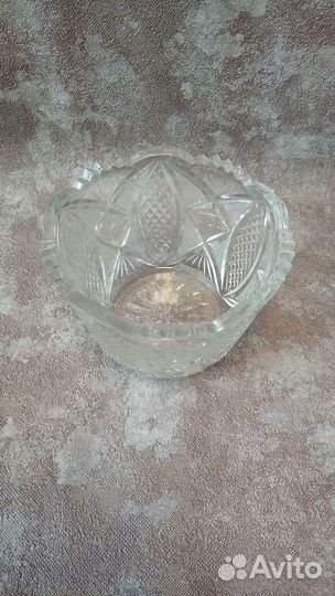 Хрустальная ваза и рог