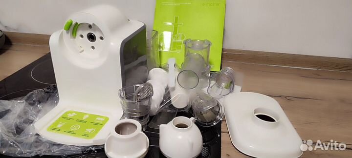 Соковыжималка шнековая