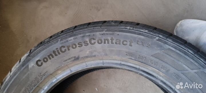 Continental ContiCrossContact LX2 215/60 R17