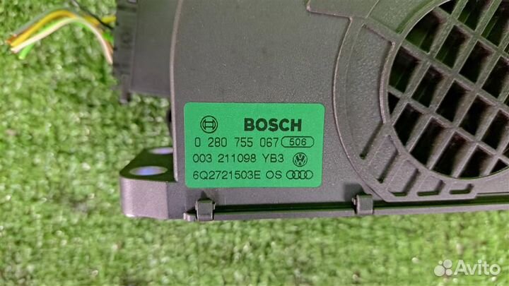 Педаль газа электронная Skoda Fabia 5J 2010