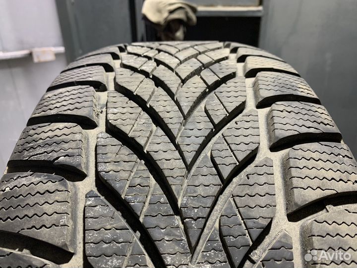 Goodyear UltraGrip Ice 2 235/55 R18 104T