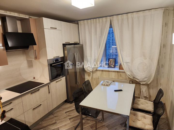 3-к. квартира, 79 м², 16/26 эт.