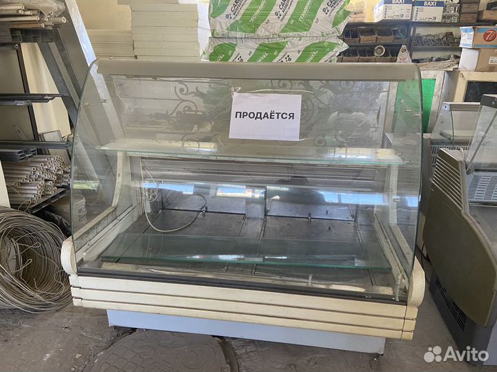 Витринные холодильники б/у