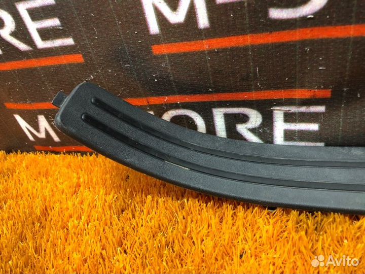 Накладка на порог салона задняя левая Volkswagen