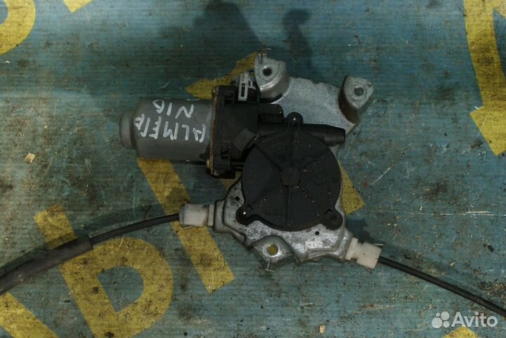 Передний левый стеклоподъемник Nissan Almera N16