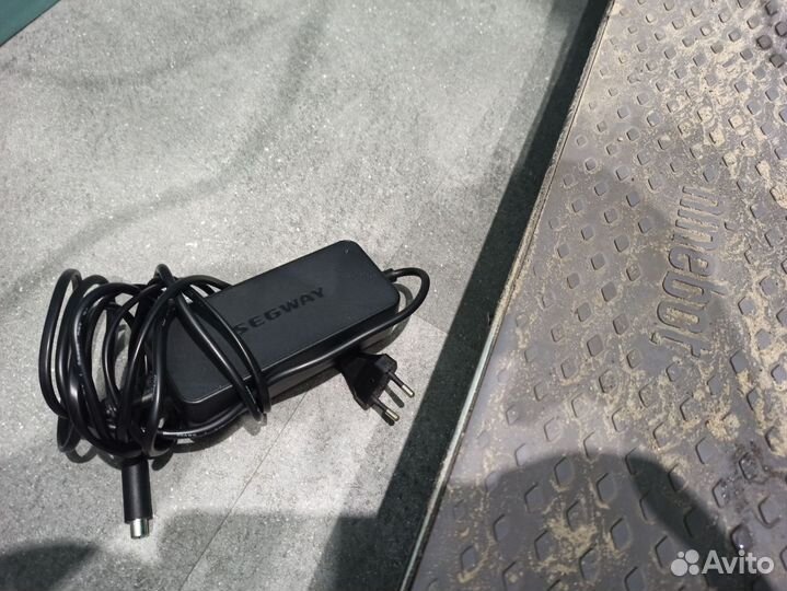 Зарядное устройство для электросамоката Ninebot