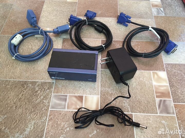 Trendnet 2-port video splitter tk-v200s/eu