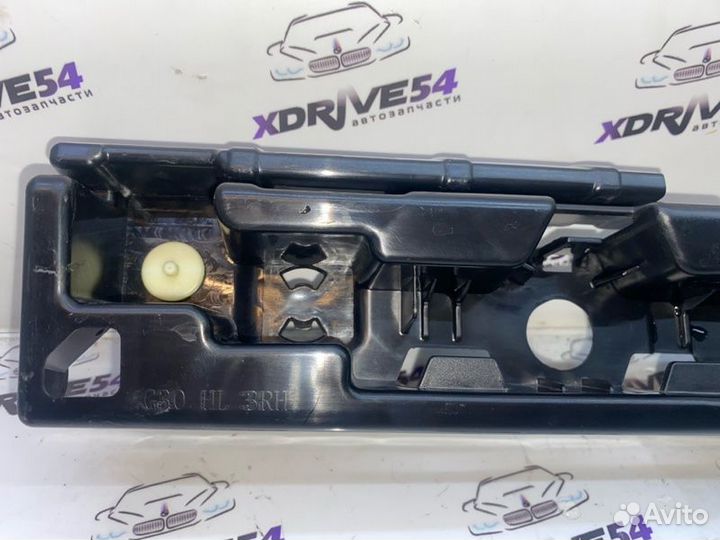 Кронштейн порога правый Bmw 520D G30 B47D20A 2017