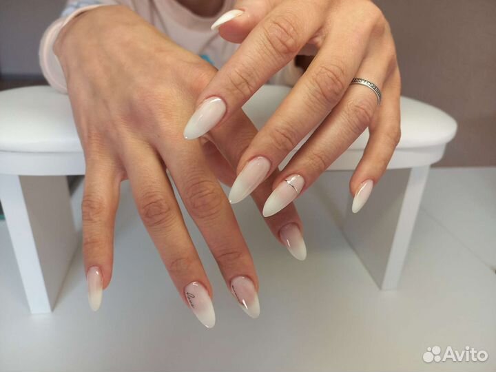 Маникюр с покрытием гель лак, модель на маникюр