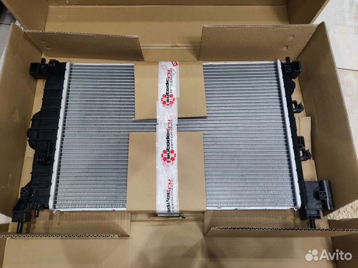 Радиатор охлаждения Nissens на опель, шевроле