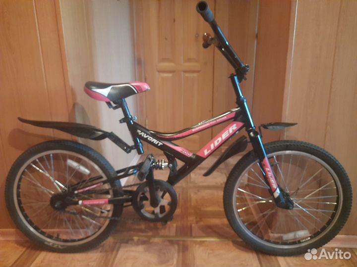 Фирменный Lider Favorit 20 колёса