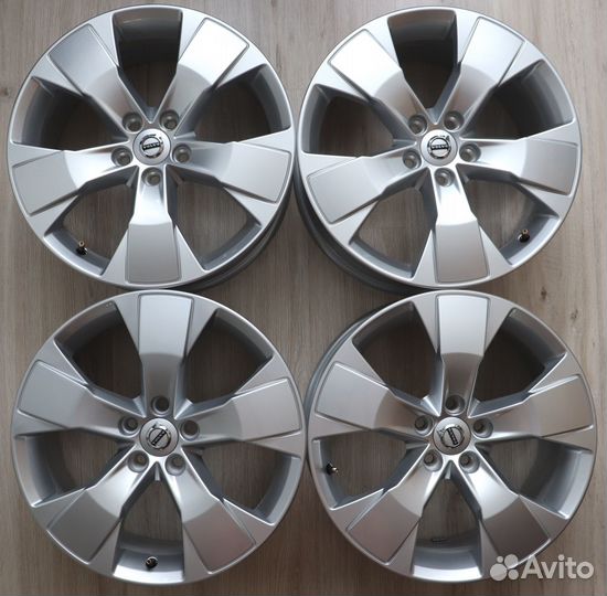 Диски R18 Volvo XC40 оригинал