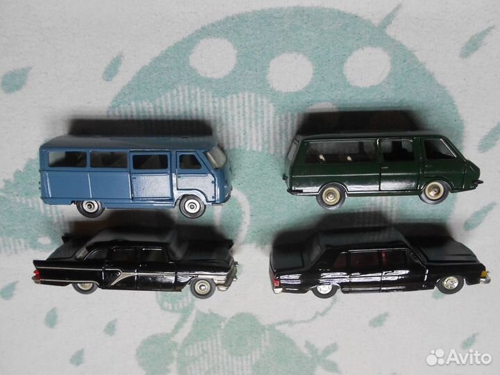 Модели авто СССР 1:43 Чайка с Мишкой Олимпийским