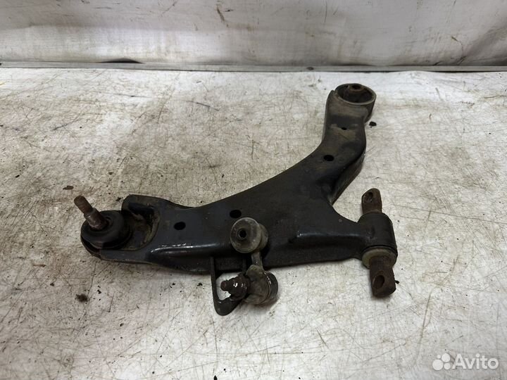 Рычаг нижний правый Hyundai Elantra xd 2000-2008