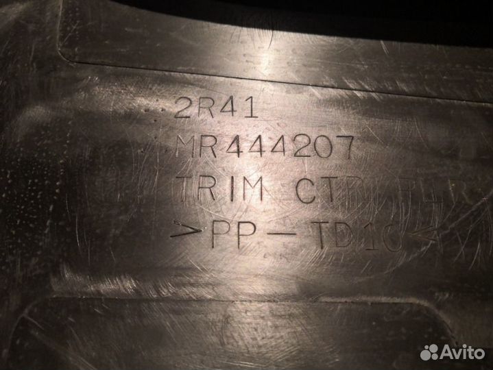 Обшивка стойки левая Mitsubishi Lancer 9 1.6 4G18