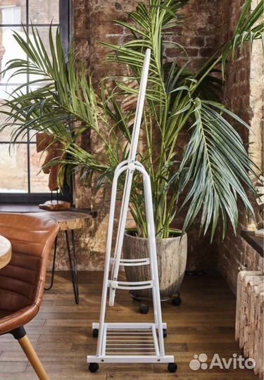 Зеркало напольное на колесах