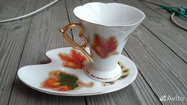 Керамические банки, чашки и блюдца