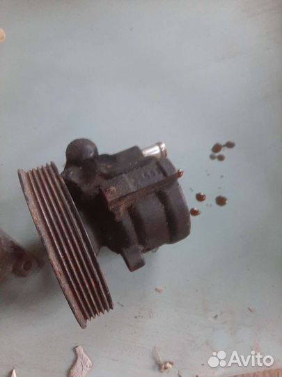 Запчасти на рено симбол