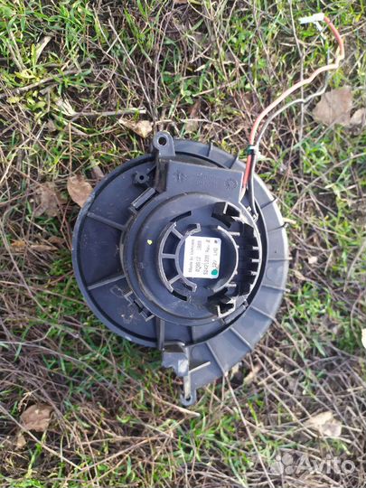 Моторчик печки Opel Astra H