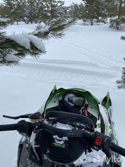Arctic cat M8000 2015u