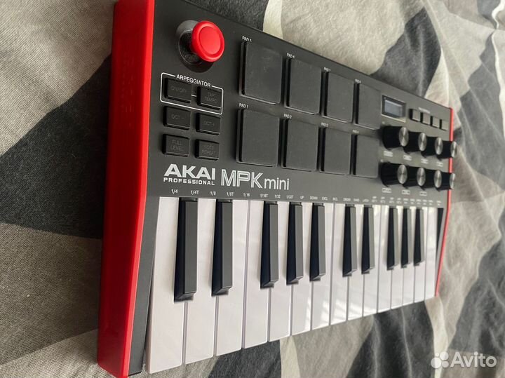 Midi клавиатура akai Pro MPK mini MK3