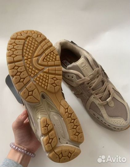 New Balance 1906R Beige