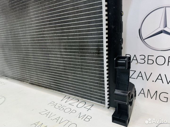 Радиатор охлаждения двигателя A 204 500 22 03