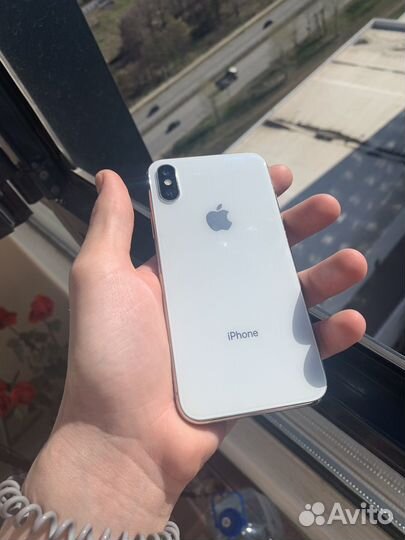iPhone X, 64 ГБ