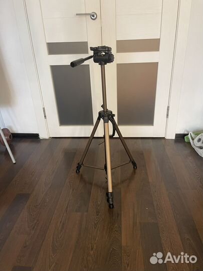 Штатив для фотоаппарата
