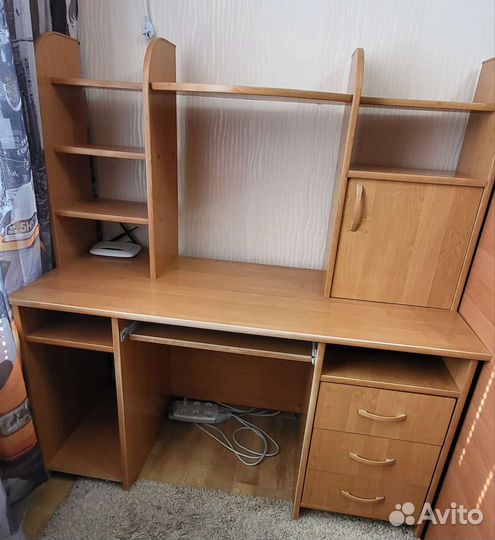Компьютерный стол