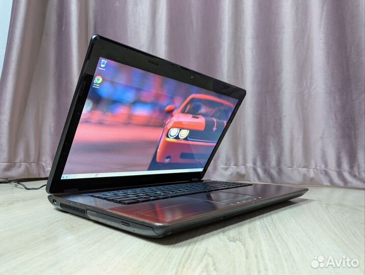 Ноутбук Asus с огромным экраном на core i3