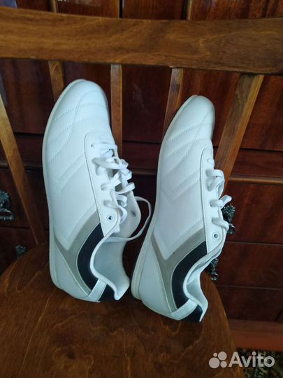 Бутсы, кроссовки