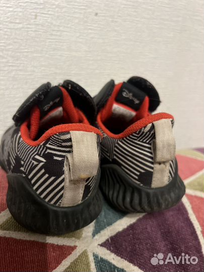 Кроссовки adidas