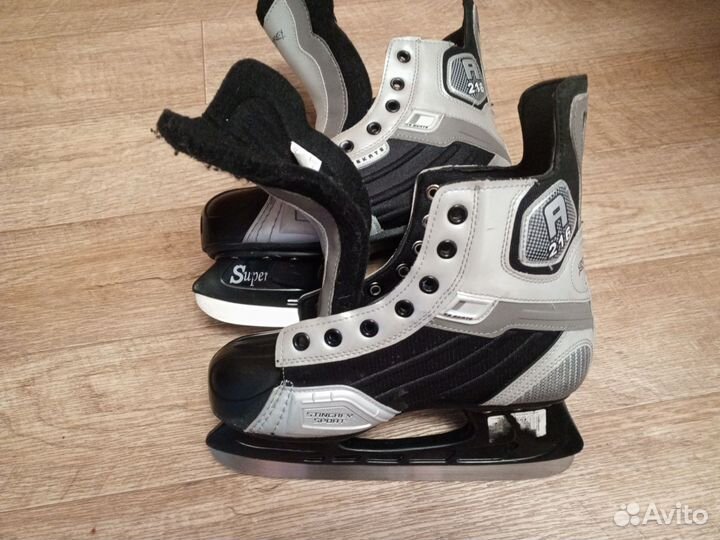 Коньки хоккейные