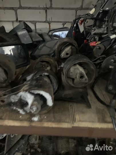 Подушка двигателя Jeep Grand Cherokee