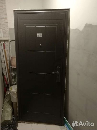 Дверь входная металлическая бу левая