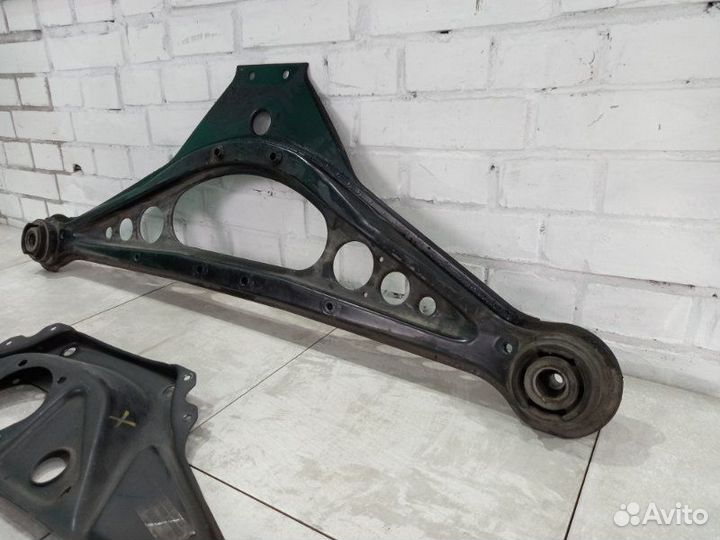 Задний подрамник Jaguar Xj6 X300 9jpfnb 4.0 1995