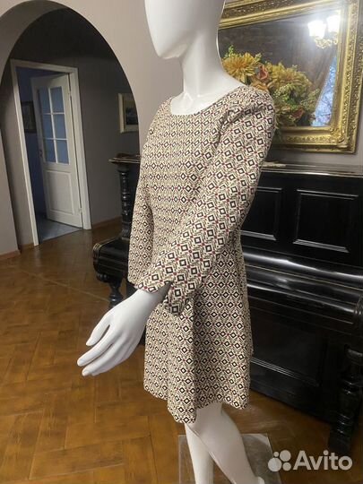 Mango м 46 платье открытая спина гобелен