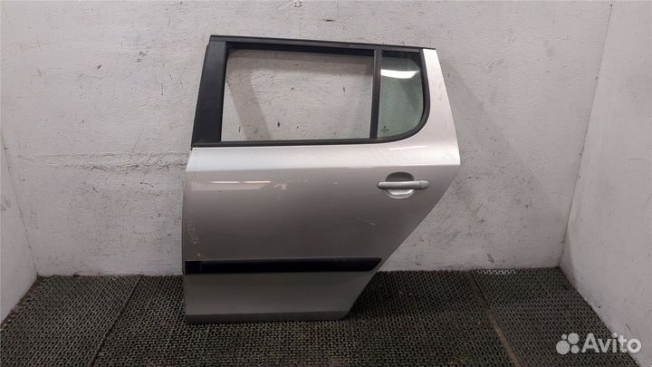 Стекло форточки двери Skoda Fabia, 2013