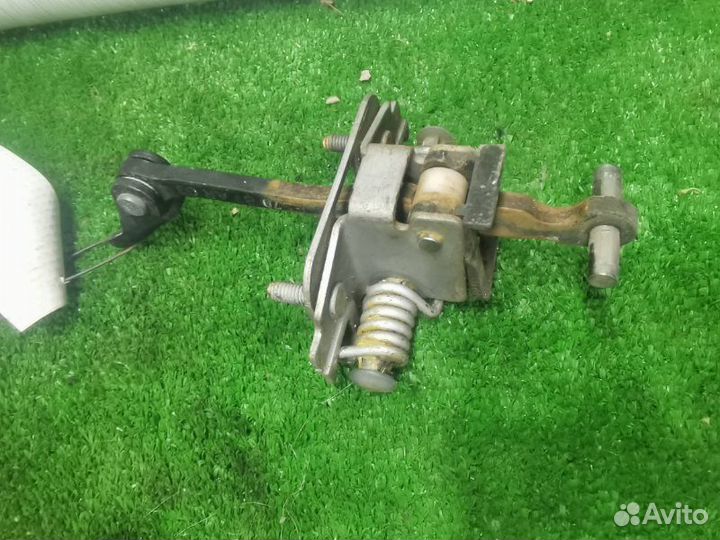 Ограничитель двери задний правый Citroen C4 седан