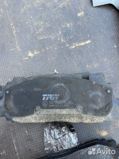 Передние колодки TRW GDB2190 (Q5, Q7, A4, A5)